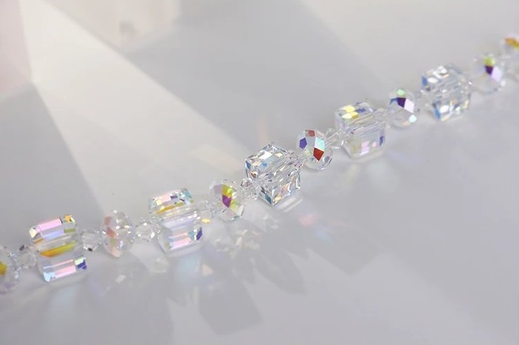 Detail Swarovski krystalů